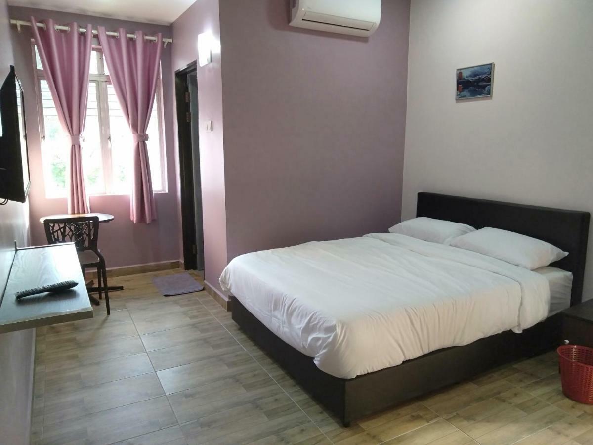 Purple Dream Home Teluk Panglima Garang Exterior foto